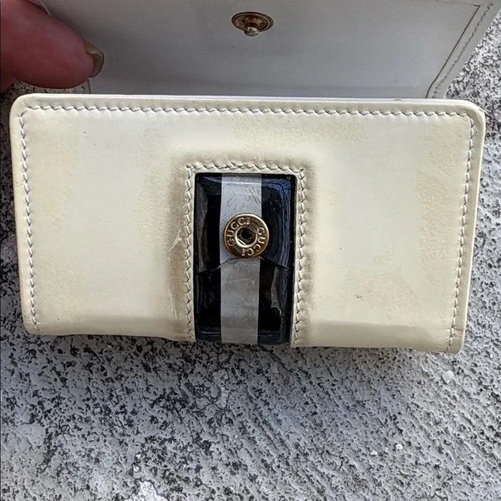 Vintage Gucci patent leather key holder